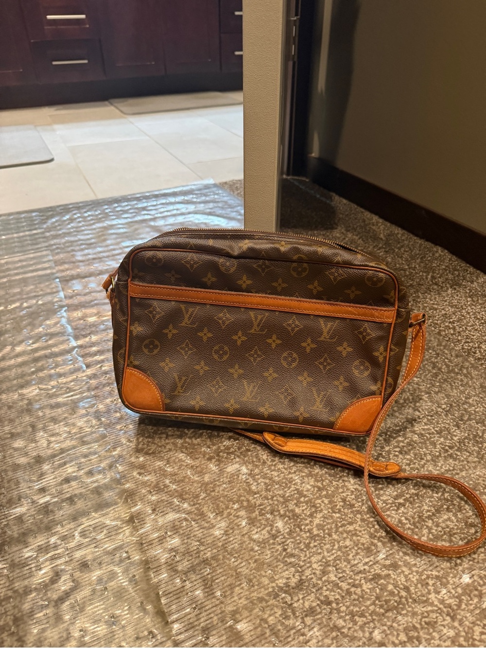 Authentic Vintage Louis Vuitton Trocadéro 30 Monogram Crossbody 🤎